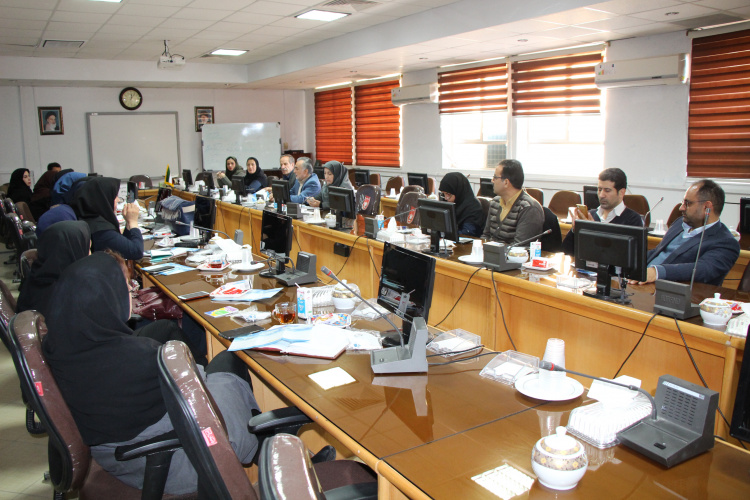 جلسه اضطرار آلودگی هوا، سالن جلسات مرکز بهداشت استان مرکزی ، ۱۰ دی ماه