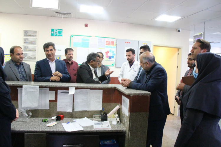 بازدید سرپرست معاونت بهداشتی از بخش اورژانس بیمارستان مهر خنداب