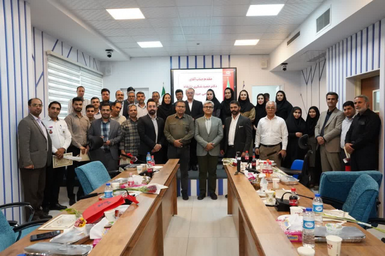 تجلیل از همکاران شورای روابط عمومی دانشگاه علوم پزشکی اراک با حضور دکتر حمید شکری خانقاه