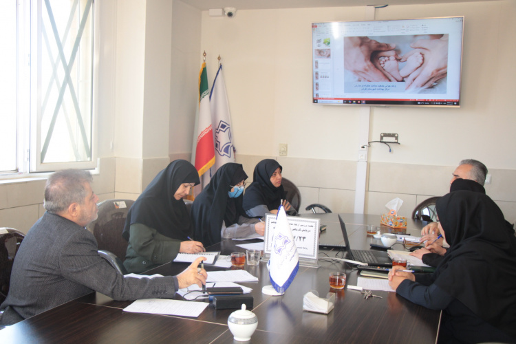 برگزاری جلسه بررسی و پیگیری تفاهم نامه ارتقای شاخص های پایش گروهی مرکز بهداشت شهرستان تفرش